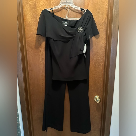 Dressy top and pant set - Picture 1 of 5